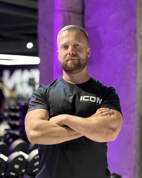 Артём Процевич — тренер ICON fitness
