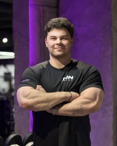 Никита Воробьёв — тренер ICON fitness